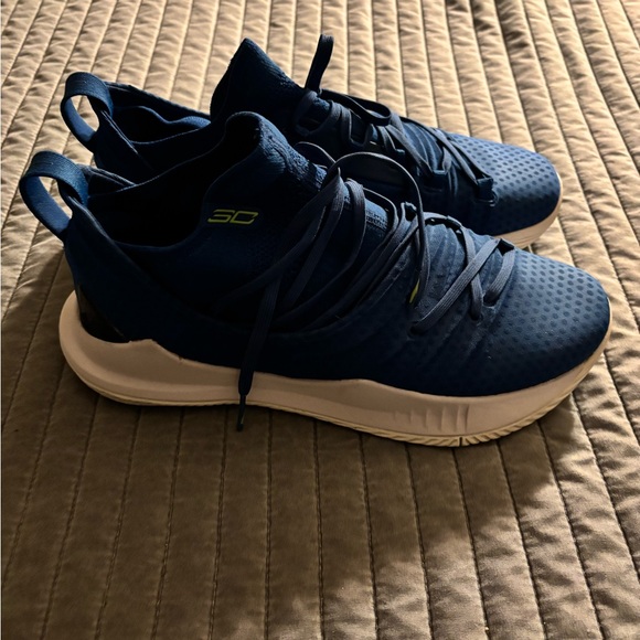 Under Armour Men’s Navy Sneakers - Picture 5 of 7